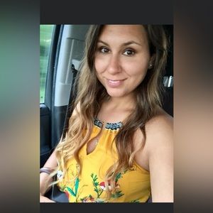 Tye shoulders, and back spring top